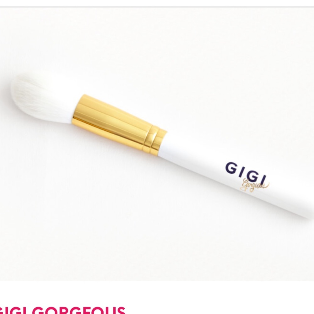 Gigi Gorgeous Contour Brush White Professional Makeup Brush NEW.